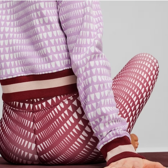 PUMA x lemlem geometric zipped Cropped jacket Size Small Vivid Violet - Picture 11 of 12